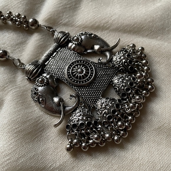 Long Elephant Necklace - Picture 6 of 10